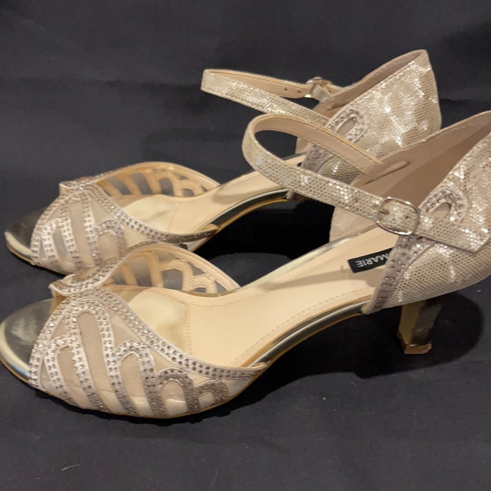 Alex Marie gold dress shoe. Worn for a wedding 1 night Good Condition